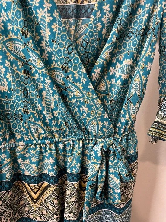 🎯Xhilaration Teal & Gold Print Wrap Romper - Picture 4 of 6